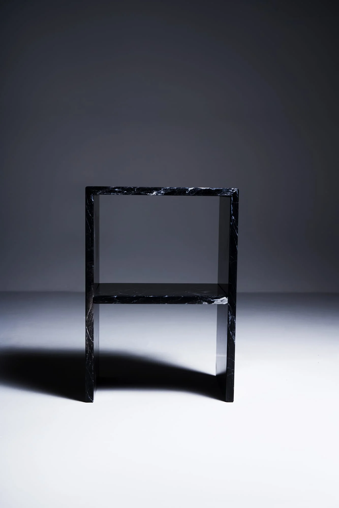 sideliner_table_black_marmor_01
