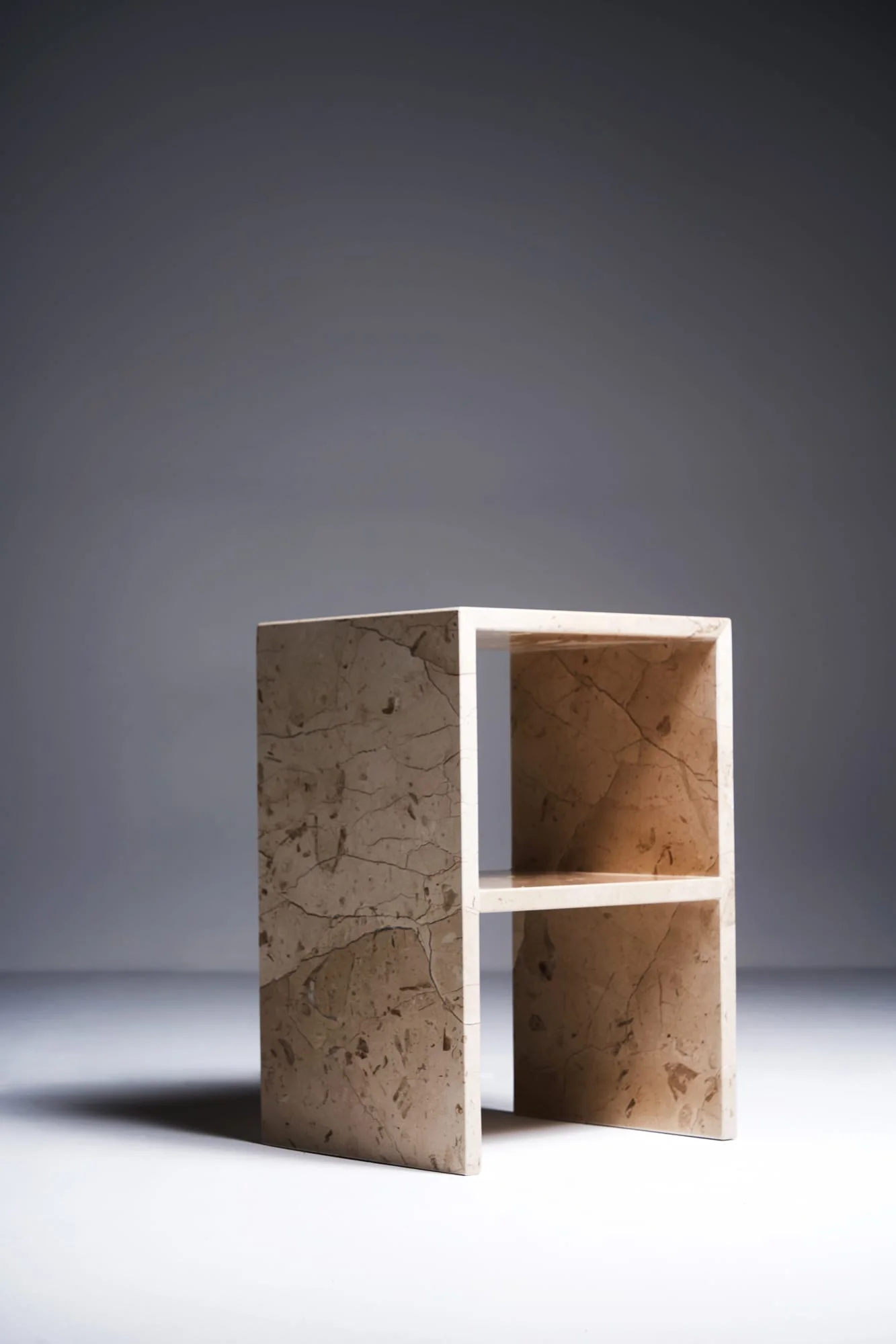 sideliner_table_maya_marmor_05